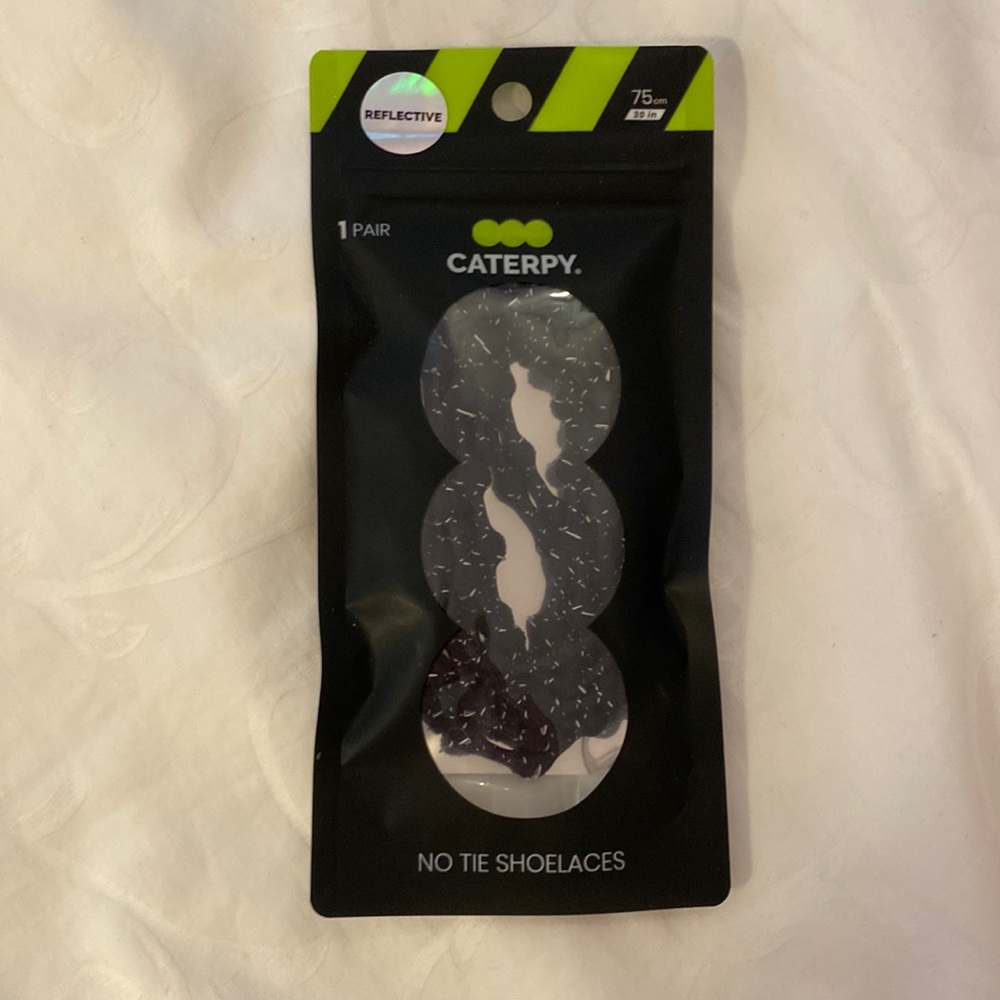 Men’s/Women’s Caterpy no tie shoelaces in color “Jaguar Black (reflective)”